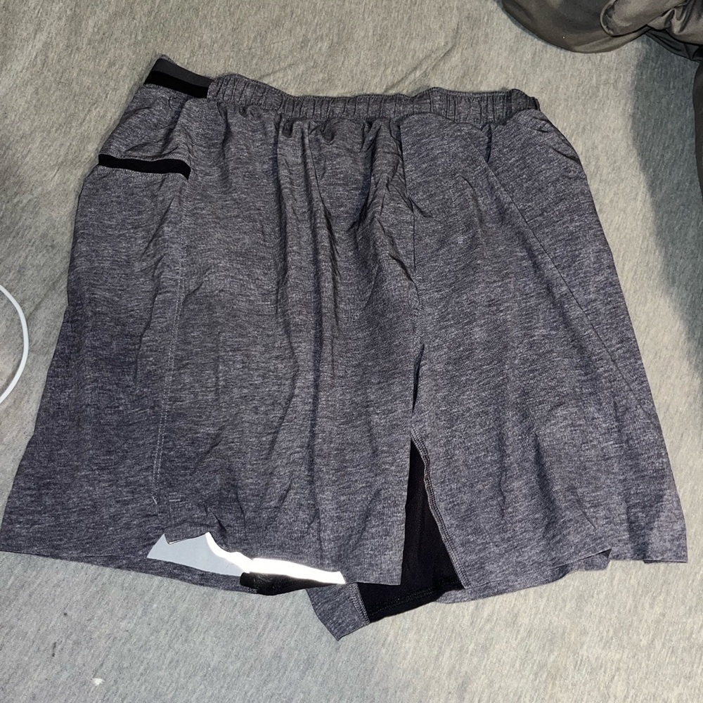 Men’s Meduim Lululemon short
